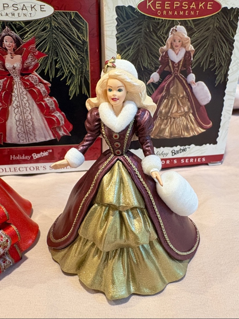 Keepsake Ornament Barbie - Picture 5 of 9